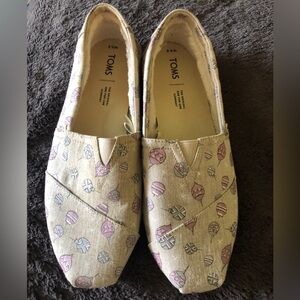 Toms Christmas ornament slip ins with fur lining